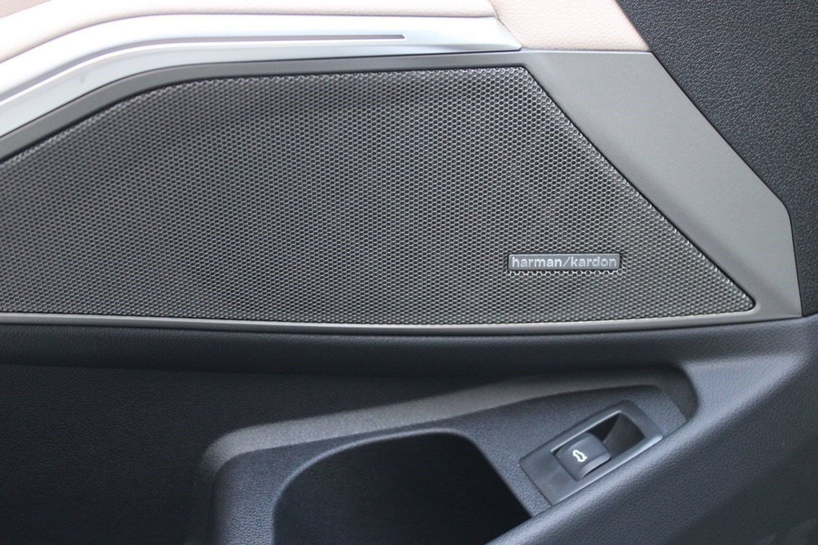 Used 2026 BMW 330i Sedan w/ M Sport Package RWD image 30