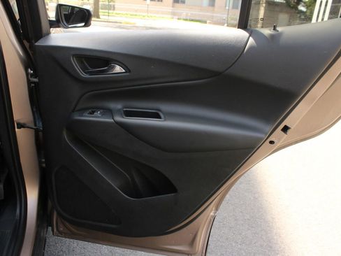 Used 2018 Chevrolet Equinox LT image 25