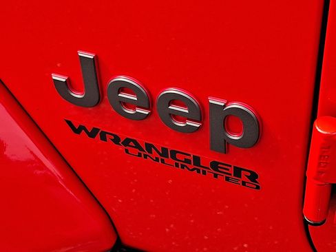 Used 2021 Jeep Wrangler Unlimited Rubicon AWD/4WD image 31