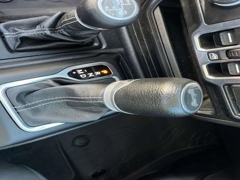 Used 2020 Jeep Wrangler Unlimited Sahara image 25