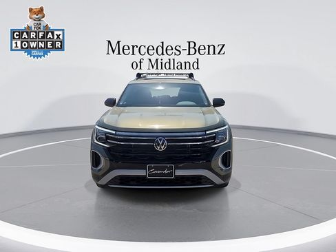 Used 2024 Volkswagen Atlas Peak Edition SE AWD/4WD image 3