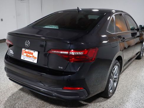 Used 2024 Volkswagen Jetta SE image 7