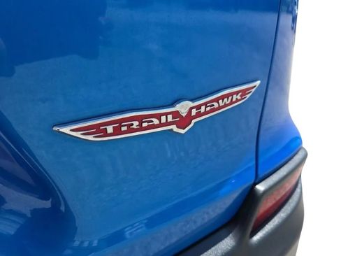 Used 2021 Jeep Cherokee Trailhawk AWD/4WD image 10
