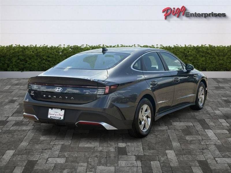 Used 2025 Hyundai Sonata SE FWD image 8