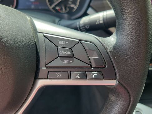 Used 2025 Nissan Altima 2.5 SV FWD image 19