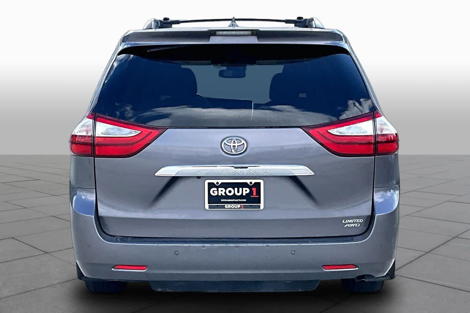 Used 2019 Toyota Sienna Limited Premium AWD/4WD image 4