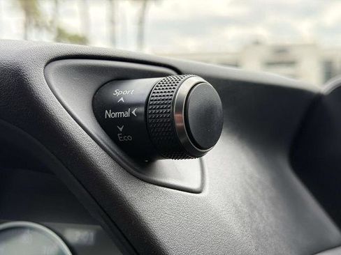 Used 2019 Lexus UX 200 w/ Premium Package FWD image 26