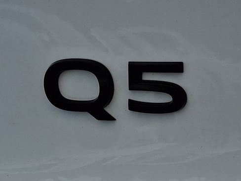 Used 2025 Audi Q5 Premium w/ Convenience Package AWD/4WD image 33