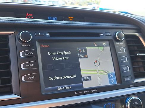 Used 2018 Toyota Highlander XLE image 23