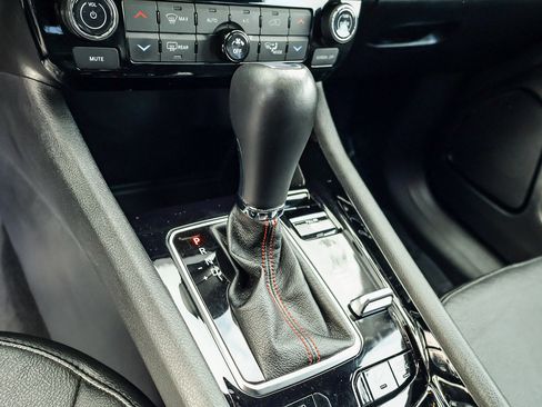 Used 2024 Jeep Compass Trailhawk image 9