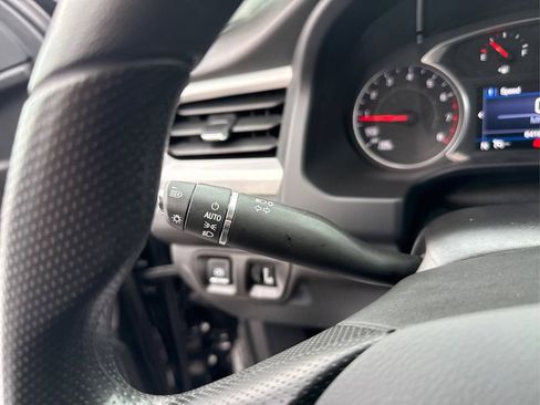 Used 2022 GMC Acadia SLE w/ Driver Convenience Package image 15