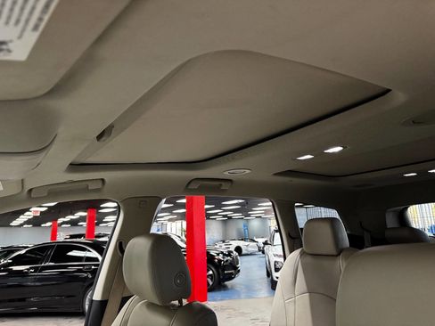 Used 2019 Buick Enclave Essence image 35