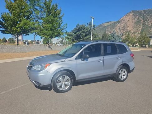 Used 2015 Subaru Forester 2.5i w/ Alloy Wheel Package AWD/4WD image 7