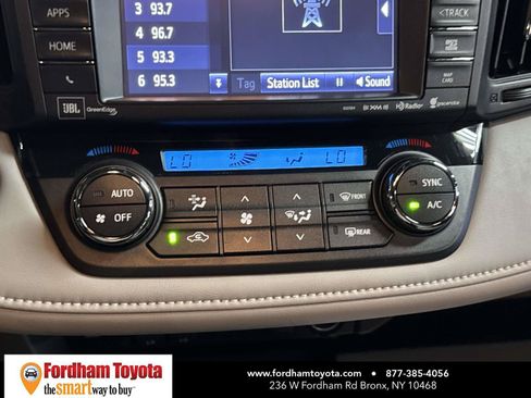 Used 2018 Toyota RAV4 Limited w/ Advanced Technology Package FWD image 29