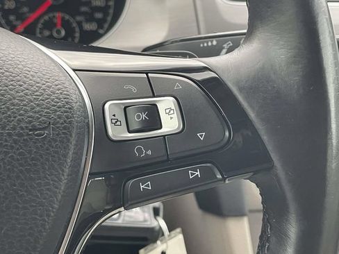 Used 2017 Volkswagen Golf S FWD image 29