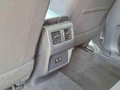 Used 2025 Nissan Rogue SV image 15