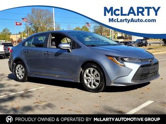 Used 2025 Toyota Corolla LE video 1