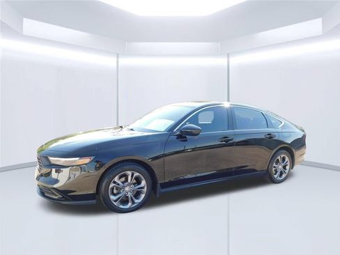 Used 2023 Honda Accord EX image 7