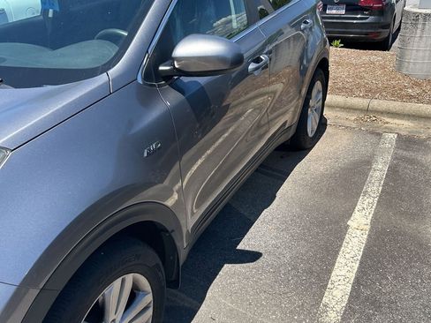 Used 2017 Kia Sportage LX AWD/4WD image 6