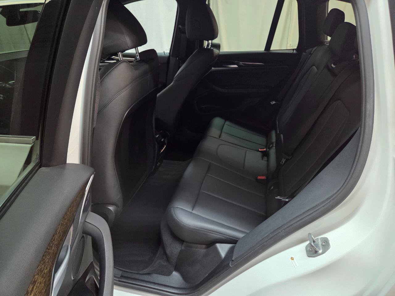 Used 2020 BMW X3 xDrive30i AWD/4WD image 16