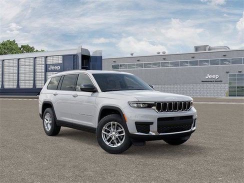New 2025 Jeep Grand Cherokee L Laredo image 5