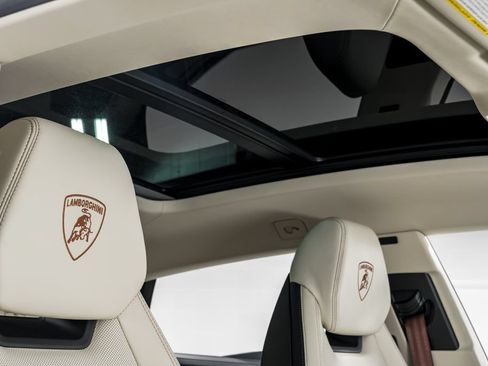 Used 2024 Lamborghini Urus S AWD/4WD image 42