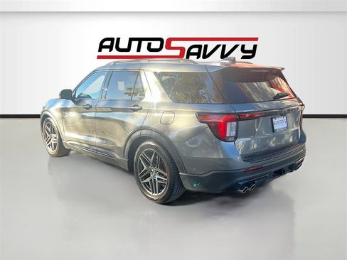 Used 2025 Ford Explorer ST image 5