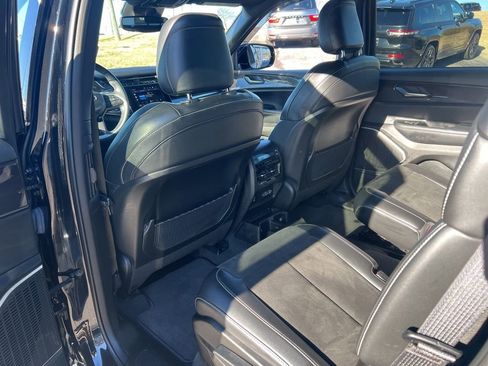 Used 2022 Jeep Grand Cherokee L Altitude image 24