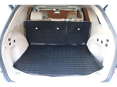 Used 2022 Jeep Grand Cherokee Limited image 17