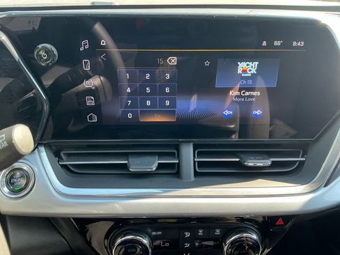 Used 2024 Chevrolet Trax LT FWD image 20