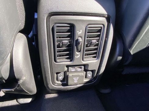 Used 2024 Dodge Durango GT image 9