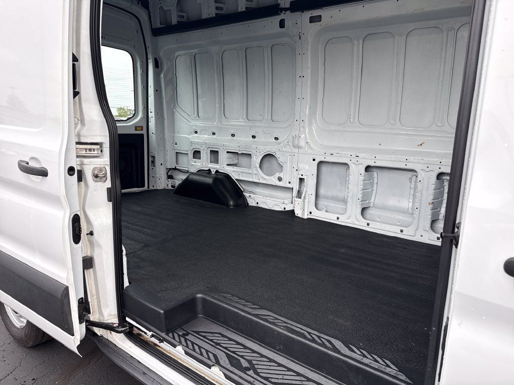 Used 2023 Ford Transit 250 148 High Roof RWD image 18
