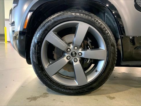 Certified 2025 Land Rover Defender 110 V8 AWD/4WD image 10