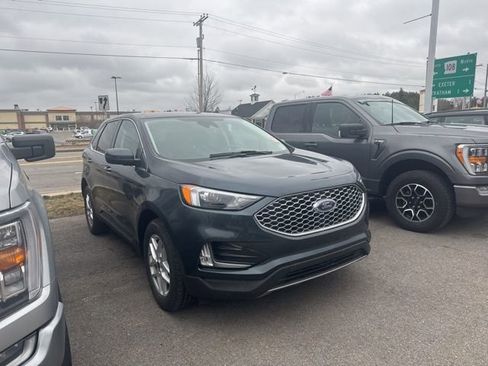 Used 2023 Ford Edge SEL w/ Convenience Package image 3