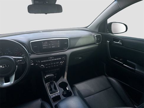 Used 2020 Kia Sportage EX image 25