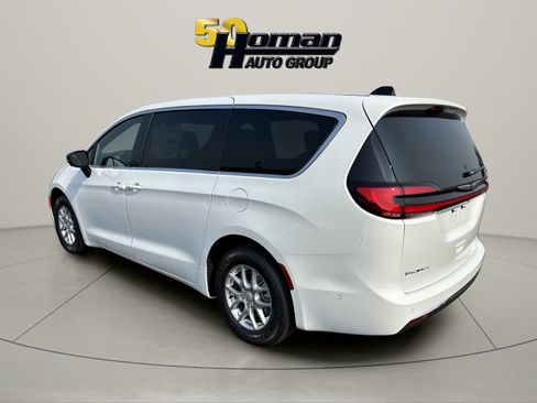 New 2025 Chrysler Pacifica Select FWD image 3