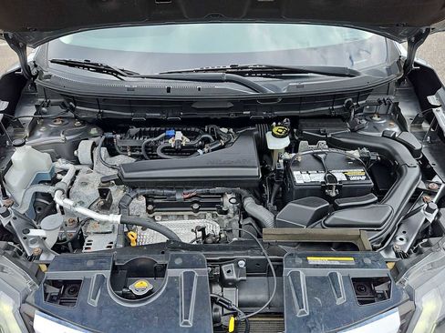 Used 2020 Nissan Rogue SV w/ Premium Package image 17