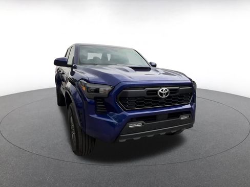 Used 2024 Toyota Tacoma TRD Sport image 3