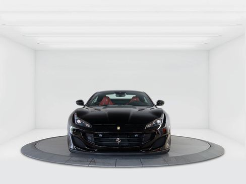 Used 2020 Ferrari Portofino RWD image 8