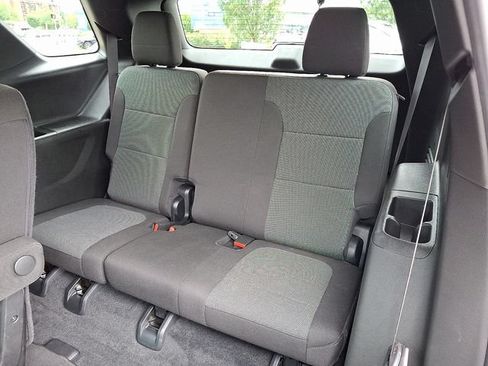 Used 2023 Chevrolet Traverse LT FWD image 10