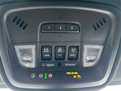 Used 2023 Chevrolet Traverse Premier w/ Redline Edition image 27