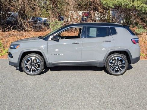 Certified 2022 Jeep Compass Limited image 2