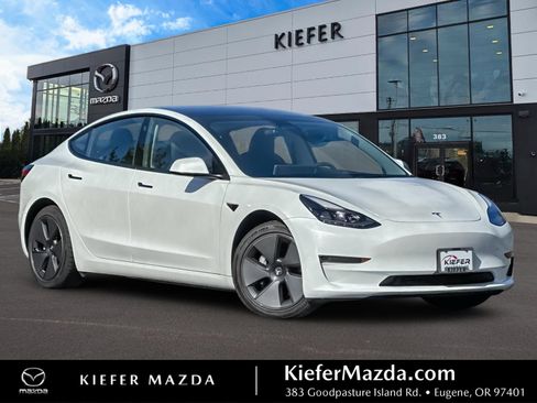 Used 2023 Tesla Model 3 Standard Range RWD image 1