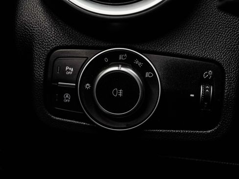 Used 2023 Alfa Romeo Stelvio Veloce image 33