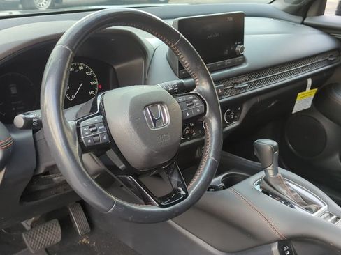 Used 2024 Honda HR-V Sport image 9