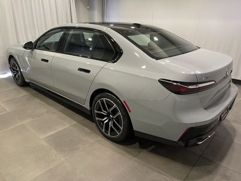 Certified 2024 BMW 760i xDrive w/ Premium Package 2 image 4