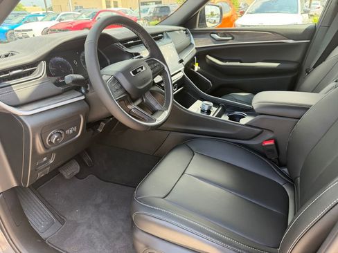 New 2026 Jeep Grand Cherokee L Limited RWD image 11
