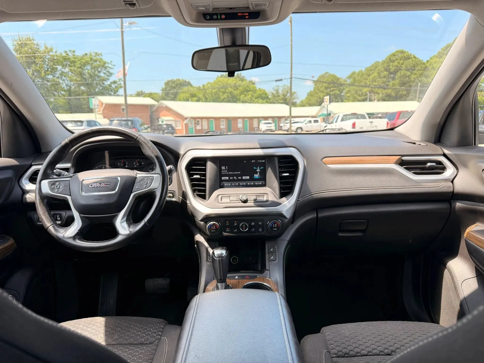 Used 2019 GMC Acadia SLE AWD/4WD image 19