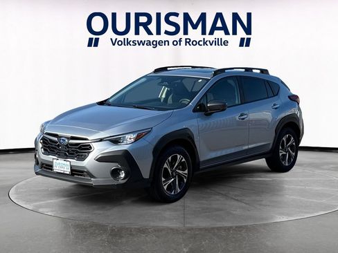 Used 2024 Subaru Crosstrek 2.0i Premium AWD/4WD image 2