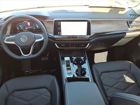 New 2026 Volkswagen Atlas SE FWD image 10
